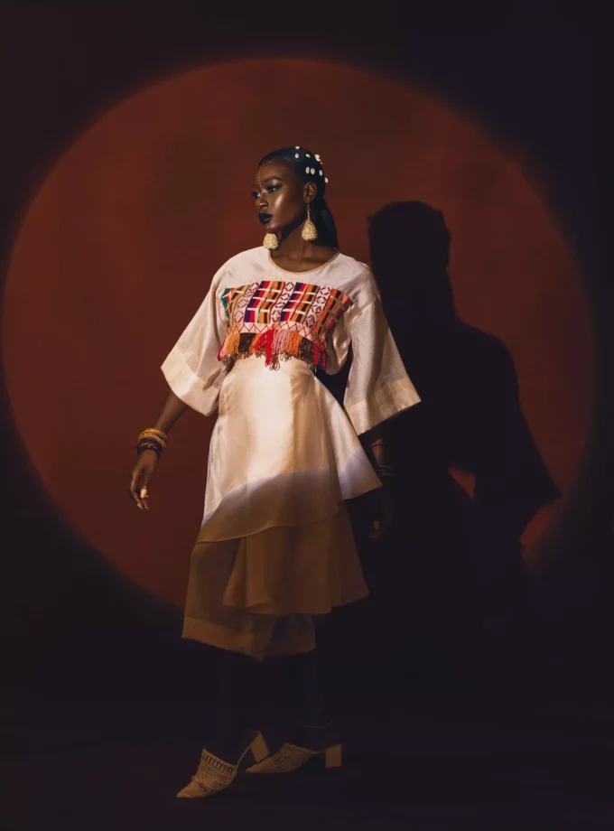 FREE FITTING MIDI SKORT