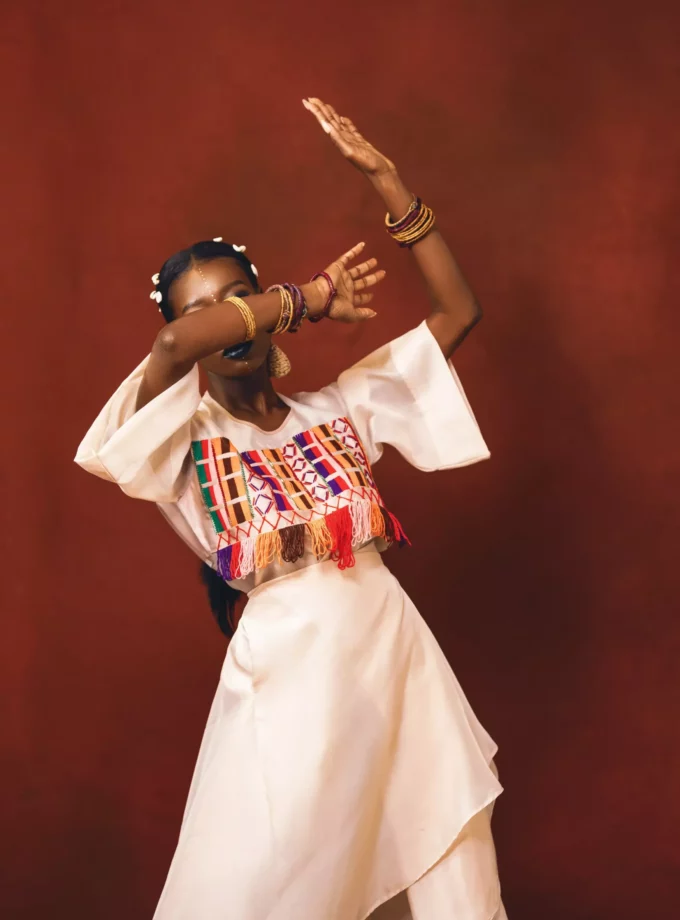 FREE FITTING MIDI SKORT