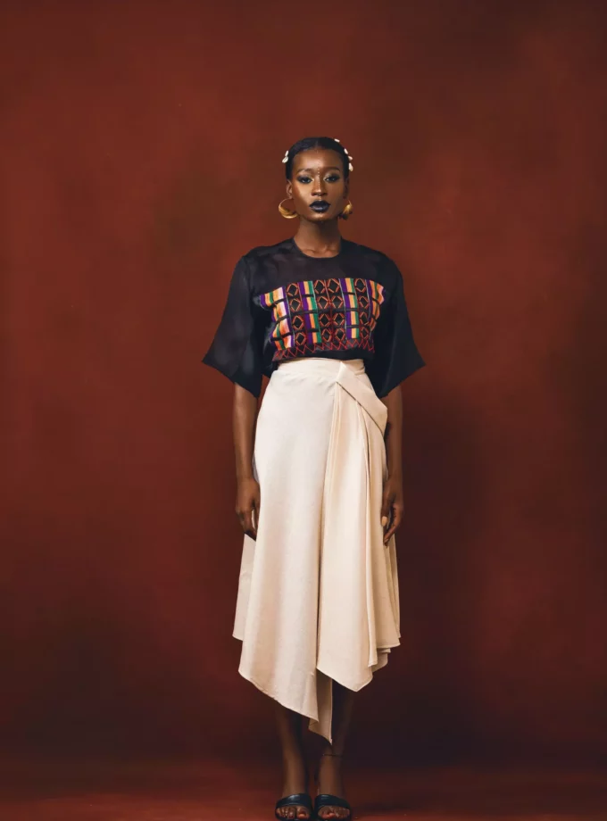 A-LINE  PLEAT SKIRT WITH HIGH SLIT